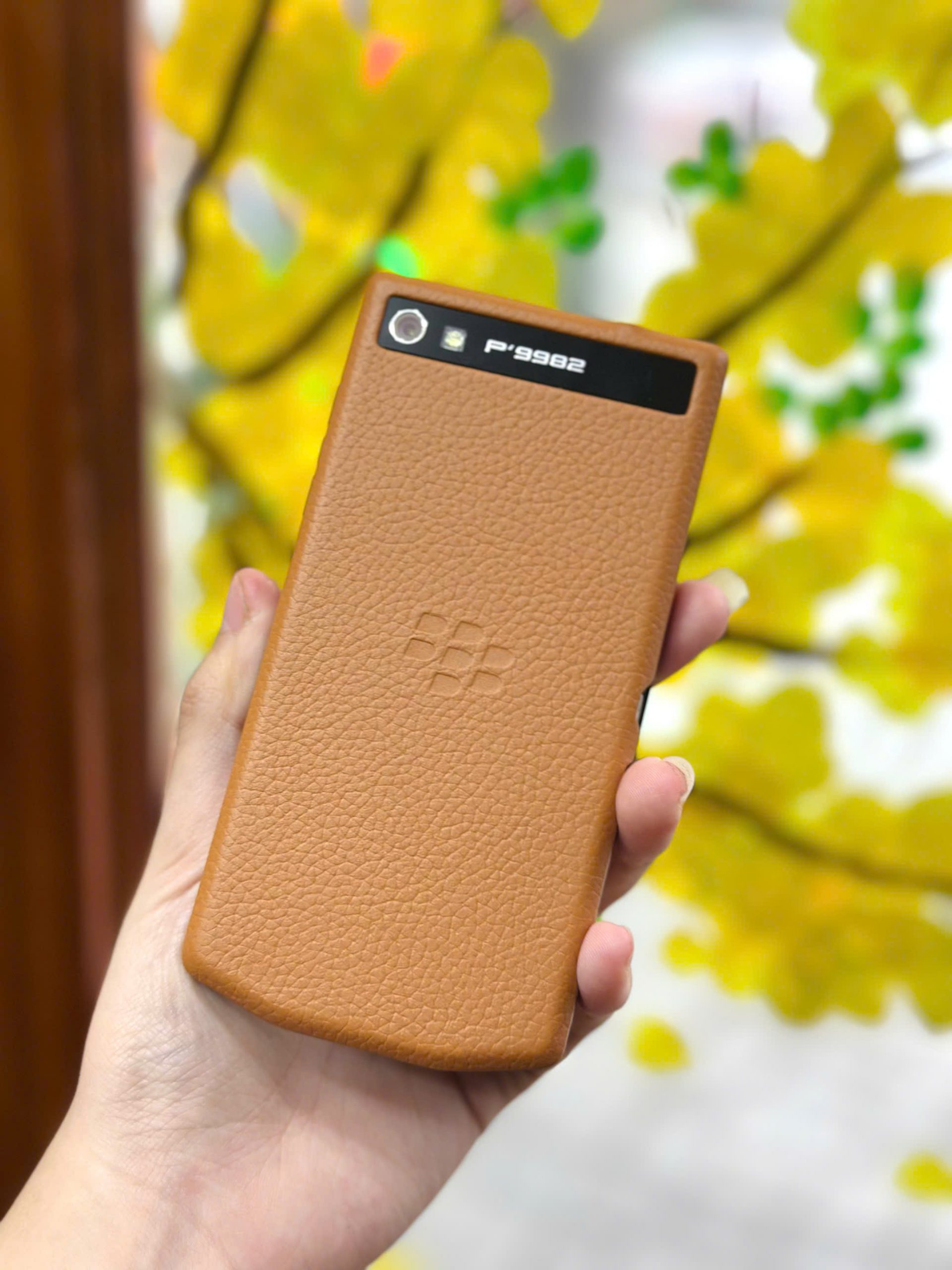 Điện Thoại BlackBerry Porsche Design P'9982 - Ảnh 8