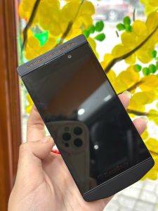 Điện Thoại BlackBerry Porsche Design P'9982