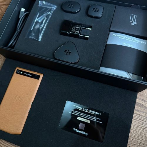 Điện Thoại BlackBerry Porsche Design P'9982